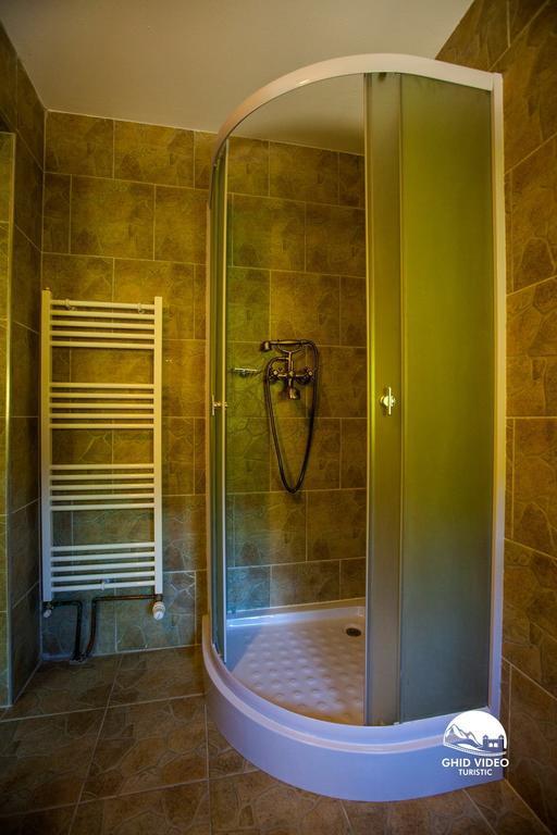 Conacul Drahneilor Hotel Ruscova Room photo